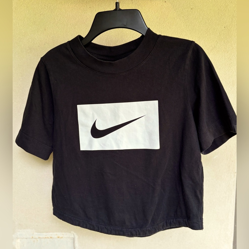 Cropped Nike tshirt